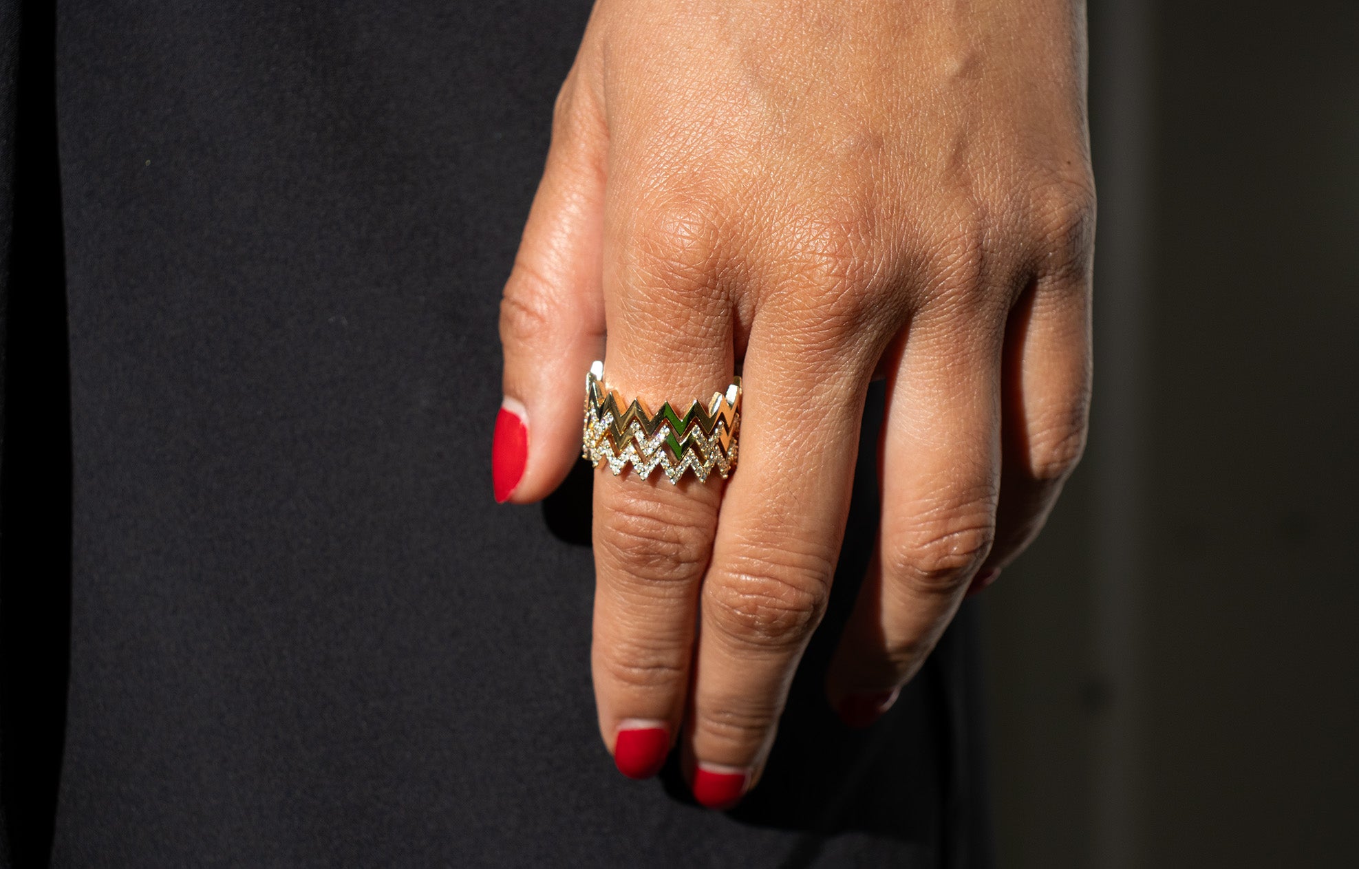 14K Gold Natural Diamond Zig-Zag Ring