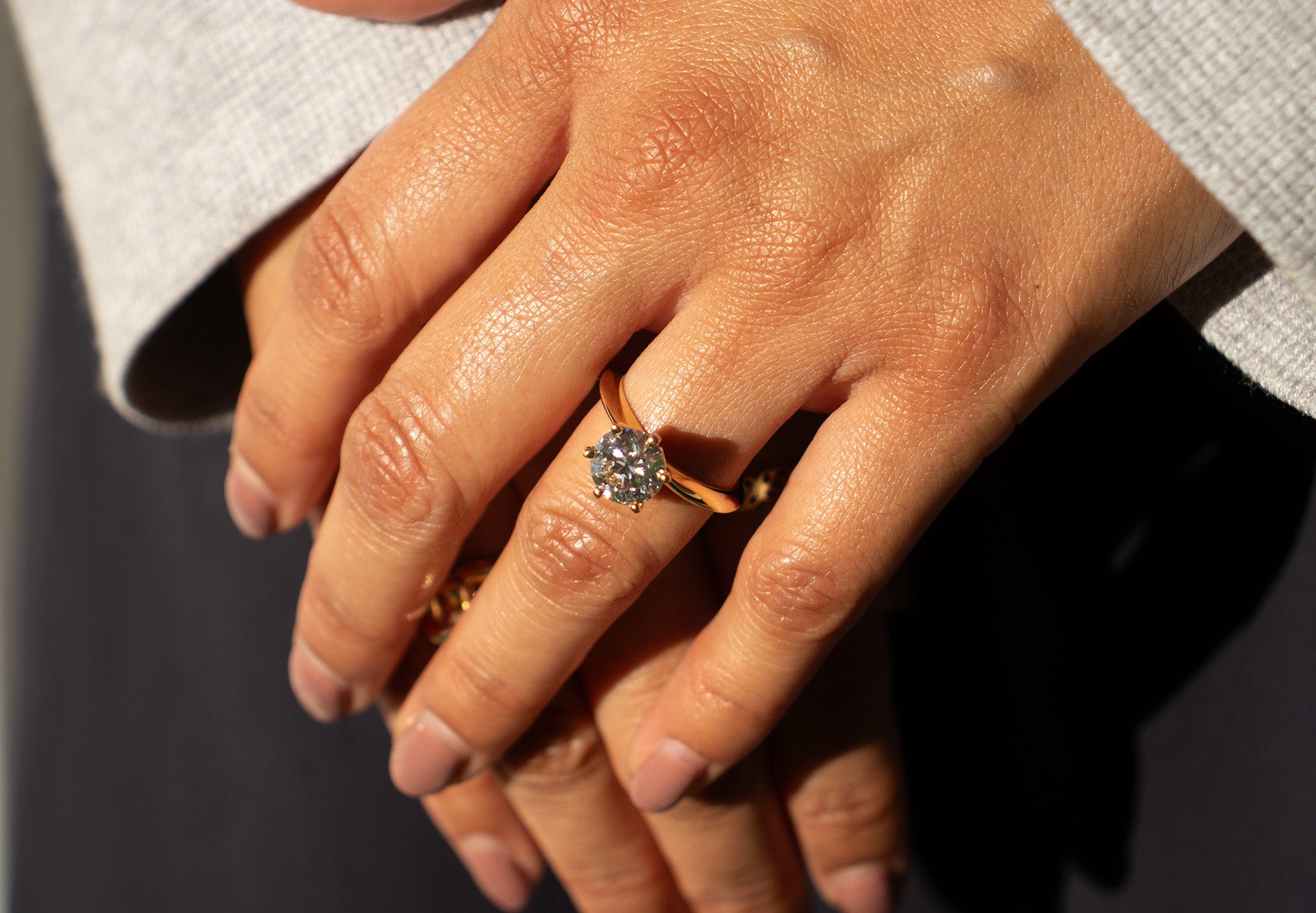 14K Gold Round Cut Engagement Ring with 6 Pring Setting