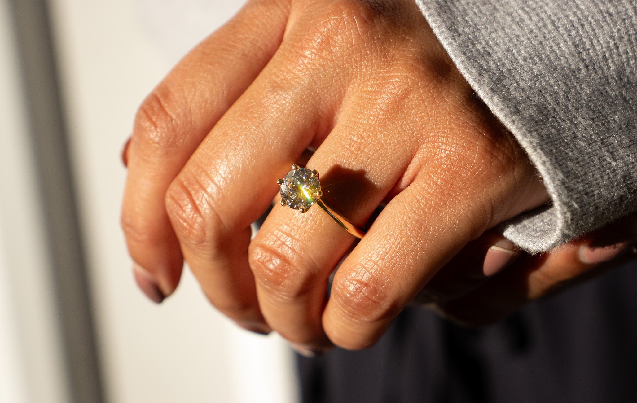 14K Gold Round Cut Engagement Ring with 6 Pring Setting